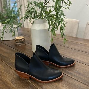 EUC Fortress of Inca Elise Black Bootie